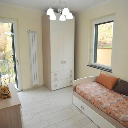 Glee House Apartment Pianillo